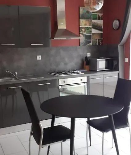 Studio Meuble 27M2 - Entree Privee
